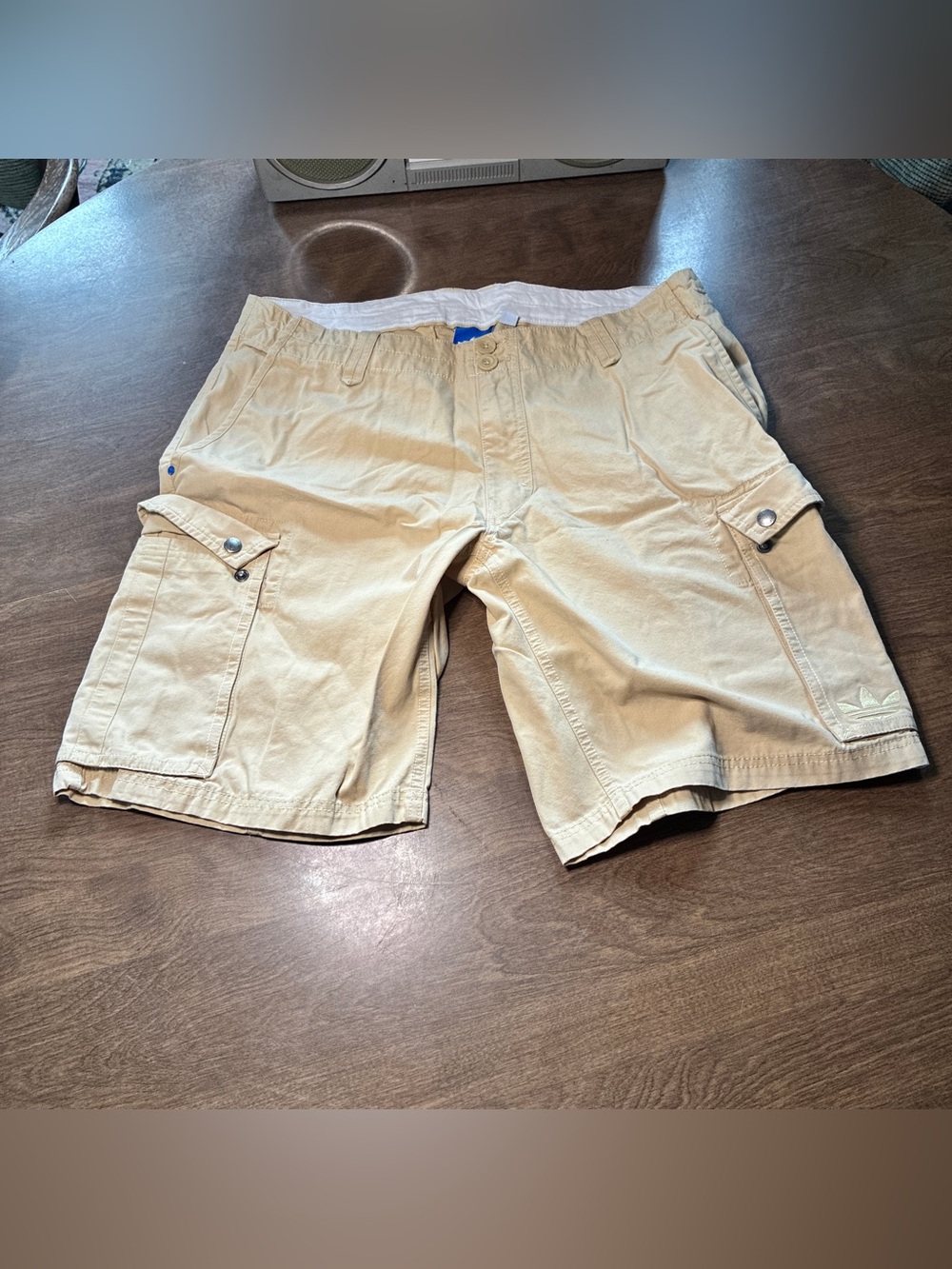 Adidas Originals Mens Khaki Tan Cargo Shorts Logo Size 38 Casual Outdoor